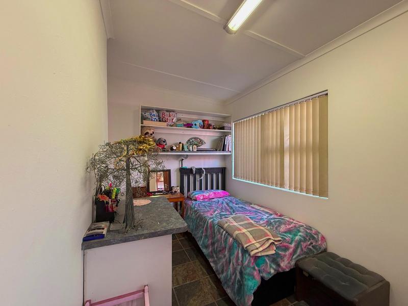 6 Bedroom Property for Sale in Denneoord Western Cape